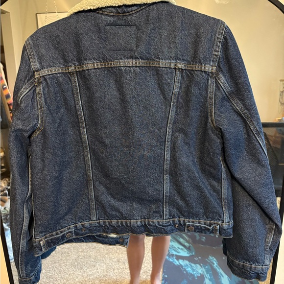 Levi's Denim Jacket with Cream Sherpa Lining - Picture 6 of 6